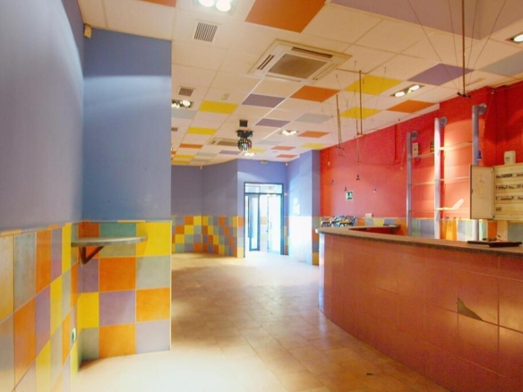 Imagen 1 de Local insonorizado en venta – listo para cualquier negocio en zona residencial tranquila