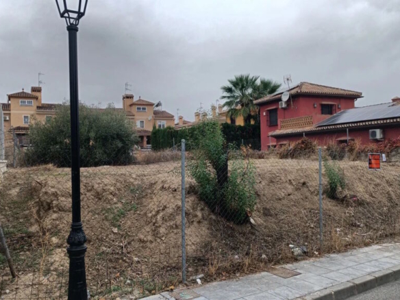 Imagen 2 de Solar residencial en Venta en Ogijares Granada
