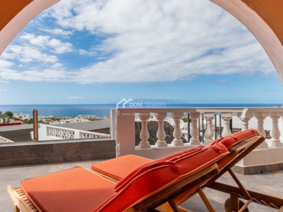 Imagen 1 de Casa de pueblo en Venta en Adeje Santa Cruz de Tenerife