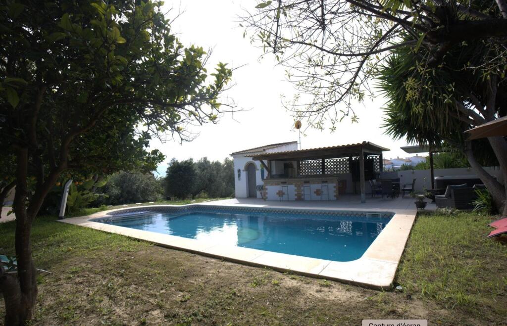 jacuzzi y sistema solar - ubicada en Manzanilla