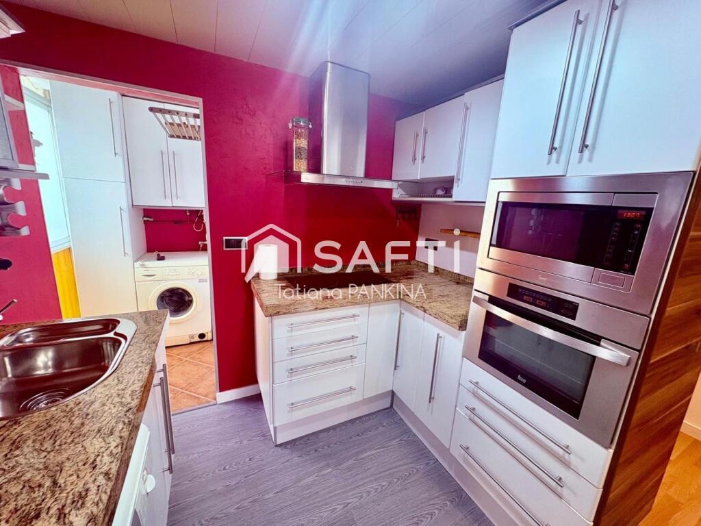 Imagen 2 de Atico acogedor con balcon!