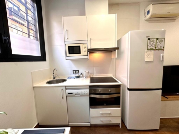 Imagen 2 de SIN HONORARIOS AL COMPRADOR—Estudio reformado próximo a Plaza Castilla