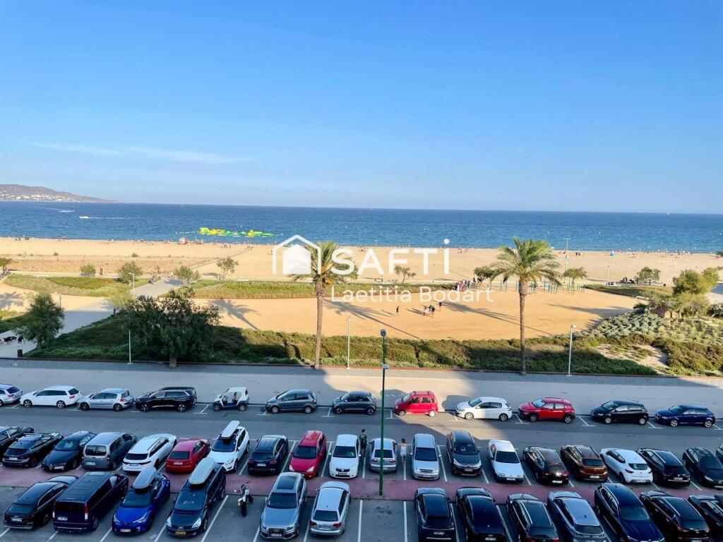 vistas al mar y licencia turística – Primera línea de mar