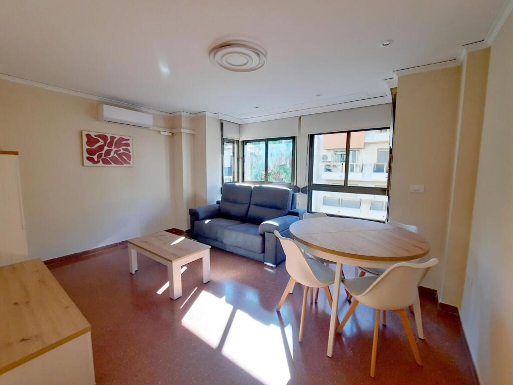 Imagen 2 de Piso recién reformado y amueblado en pleno centro. Imagen 2 de Piso recién reformado y amueblado en pleno centro.