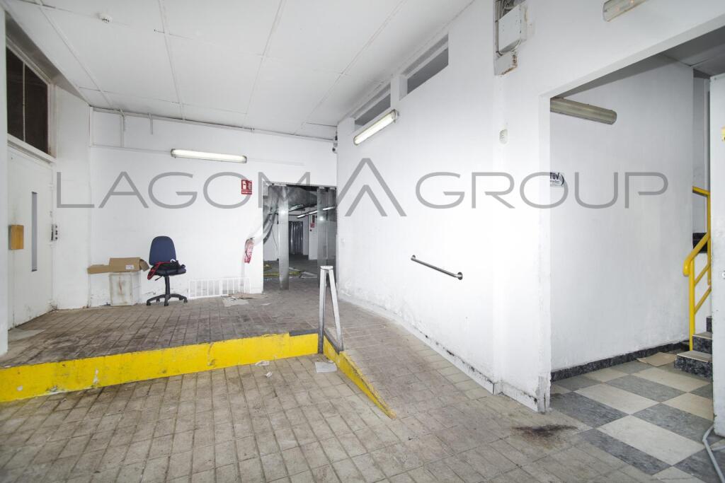 Imagen 3 de Nave Industrial Moderna y Totalmente Equipada en Venta – Ubicación Estratégica en Sant Feliu de Llobregat Imagen 3 de Nave Industrial Moderna y Totalmente Equipada en Venta – Ubicación Estratégica en Sant Feliu de Llobregat
