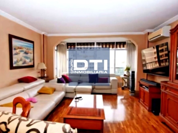 Imagen 4 de Ático Impresionante con Gran Terraza y Piscina. Catedrático la fuente Vidal. Alicante