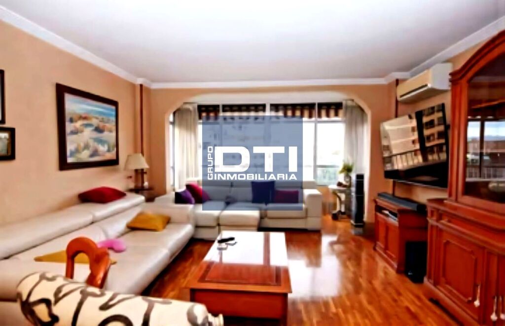 Imagen 4 de Ático Impresionante con Gran Terraza y Piscina. Catedrático la fuente Vidal. Alicante Imagen 4 de Ático Impresionante con Gran Terraza y Piscina. Catedrático la fuente Vidal. Alicante