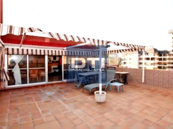 Imagen 1 de Ático Impresionante con Gran Terraza y Piscina. Catedrático la fuente Vidal. Alicante