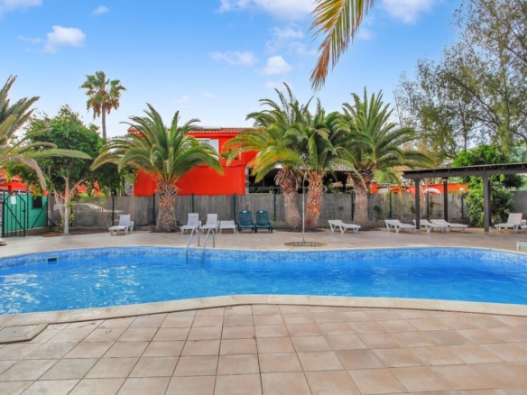 Imagen 1 de Casa-Chalet en Venta en Parque Holandes Las Palmas