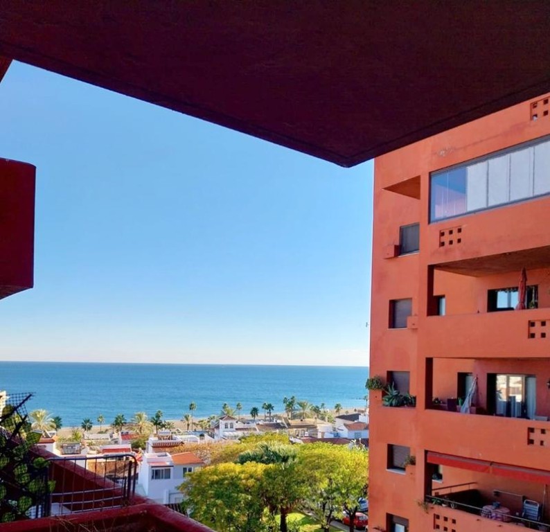 Imagen 3 de ¡OPORTUNIDAD ÚNICA EN ESTEPONA: PISO AMUEBLADO CON VISTAS AL MAR Y EXCELENTES CALIDADES! Imagen 3 de ¡OPORTUNIDAD ÚNICA EN ESTEPONA: PISO AMUEBLADO CON VISTAS AL MAR Y EXCELENTES CALIDADES!