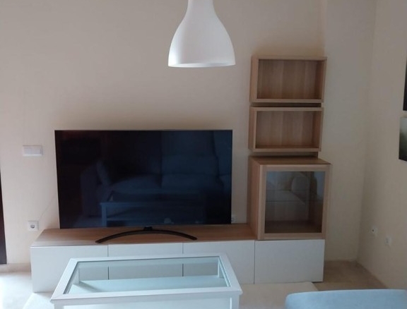 Imagen 4 de ¡OPORTUNIDAD ÚNICA EN ESTEPONA: PISO AMUEBLADO CON VISTAS AL MAR Y EXCELENTES CALIDADES!