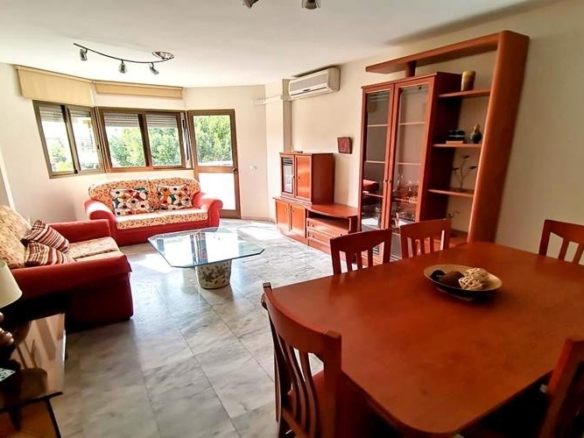 Imagen 1 de VIVIENDA EN ALQUILER DE 4 DORMITORIOS EN LA ZONA DE CRUZ DE HUMILLADERO