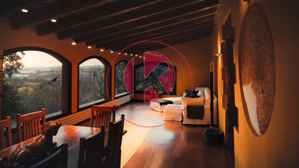 2 hectáreas de jardines con casa de invitados