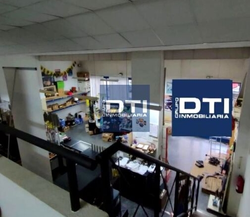 Imagen 2 de Local con Potencial Total: Fachada