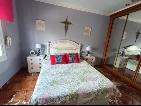 Imagen 1 de Casa adosada familiar en centro ciudad Salobreña