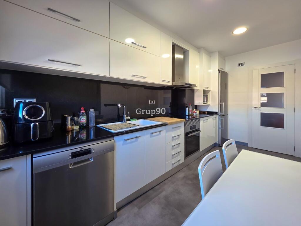 Imagen 2 de ? Piso en Torrefarrera de 105 m² con plaza de parking – Reformado