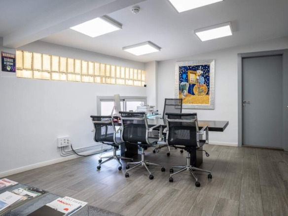 Imagen 2 de Nave industrial en venta – Santa Coloma de Gramenet