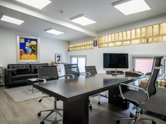 Imagen 3 de Nave industrial en venta – Santa Coloma de Gramenet