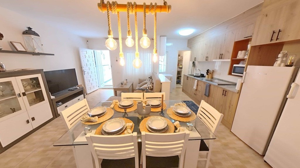 Imagen 2 de Bungalow a 250 metros de la Playa de La Mata