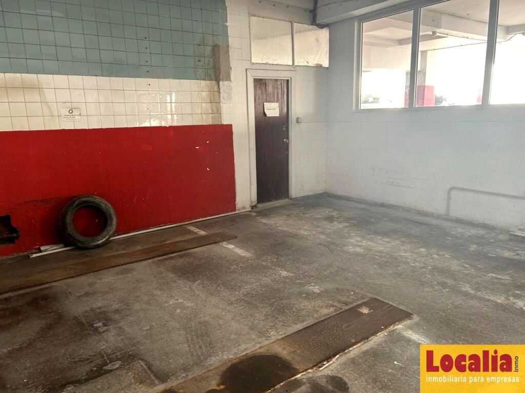 Imagen 4 de Local acondicionado como lavacoches en Santander