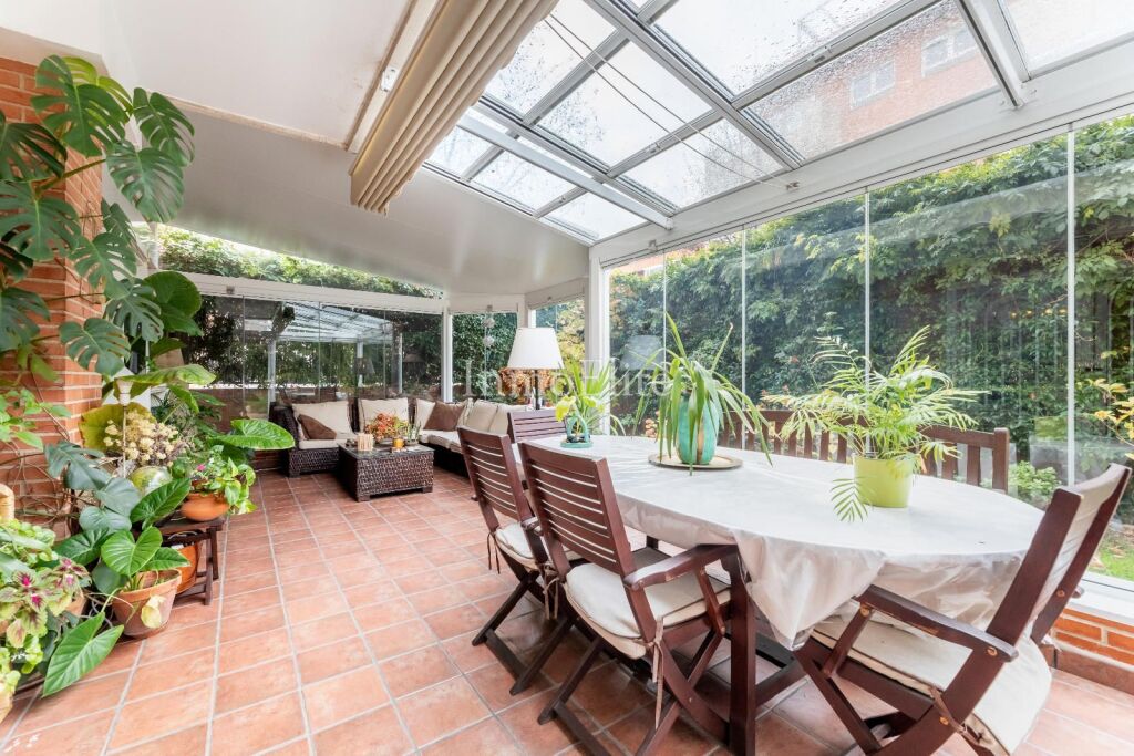 Imagen 1 de Bajo con Jardín en Pozuelo De Alarcón