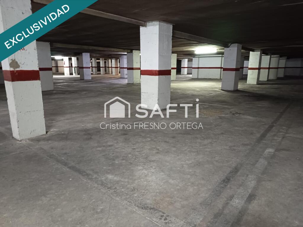 Imagen 2 de Amplia plaza de aparcamiento céntrica Imagen 2 de Amplia plaza de aparcamiento céntrica