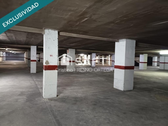 Imagen 1 de Amplia plaza de aparcamiento céntrica