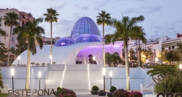 Imagen 3 de CASA ADOSADA CON UN EMPLAZAMIENTO ÚNICO EN CENTRO ESTEPONA