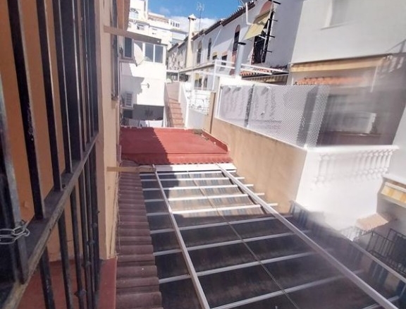 Imagen 4 de CASA ADOSADA CON UN EMPLAZAMIENTO ÚNICO EN CENTRO ESTEPONA