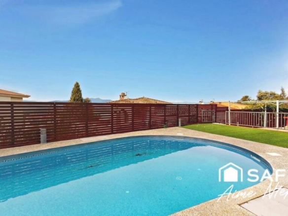 Imagen 2 de EXCLUSIVO CHALET - VISTAS PANORAMICAS CUIDAD GIRONA - VALL DE SANT DANIEL