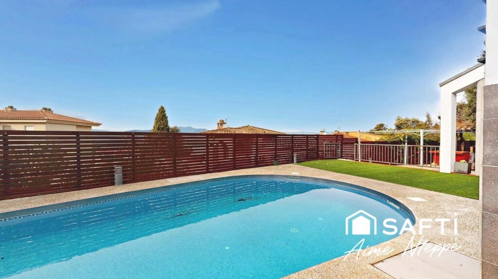 Imagen 2 de EXCLUSIVO CHALET - VISTAS PANORAMICAS CUIDAD GIRONA - VALL DE SANT DANIEL