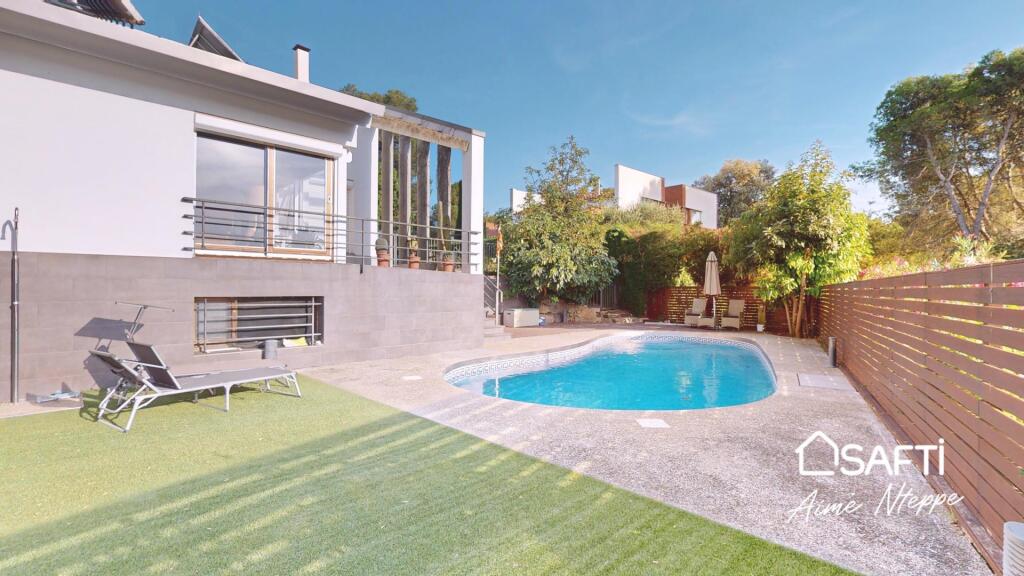 Imagen 1 de EXCLUSIVO CHALET - VISTAS PANORAMICAS CUIDAD GIRONA - VALL DE SANT DANIEL