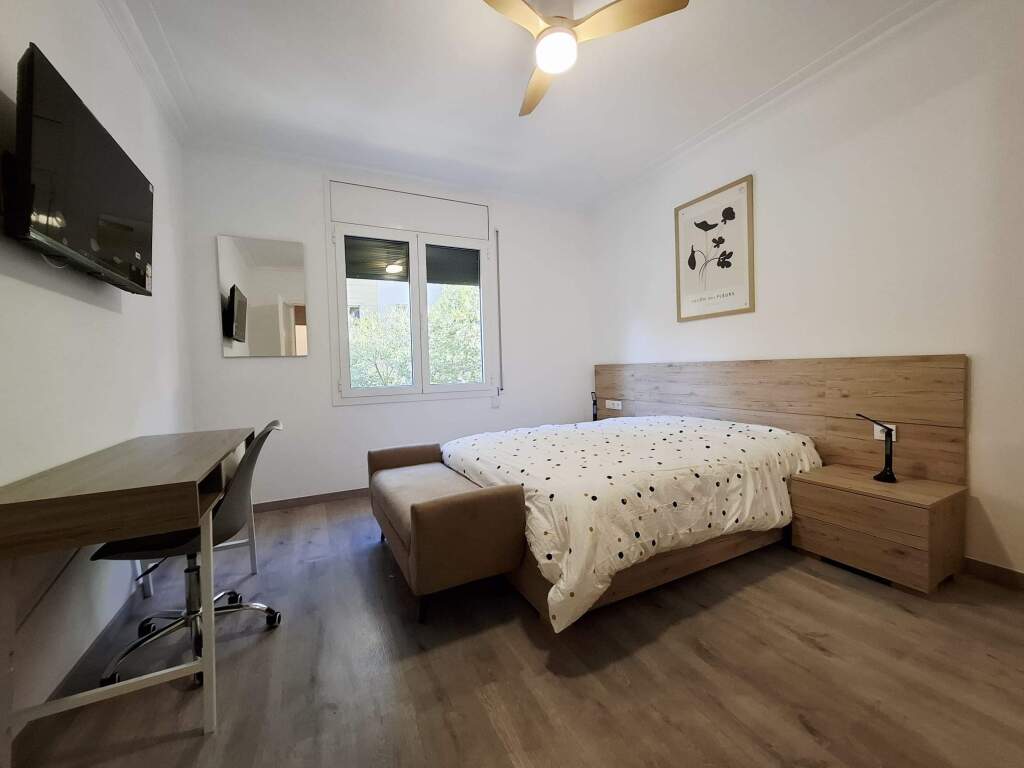 Imagen 2 de Amplio piso reformado de 4 habitaciones en el barrio de Sagrada Família. ¡ A estrenar! Imagen 2 de Amplio piso reformado de 4 habitaciones en el barrio de Sagrada Família. ¡ A estrenar!