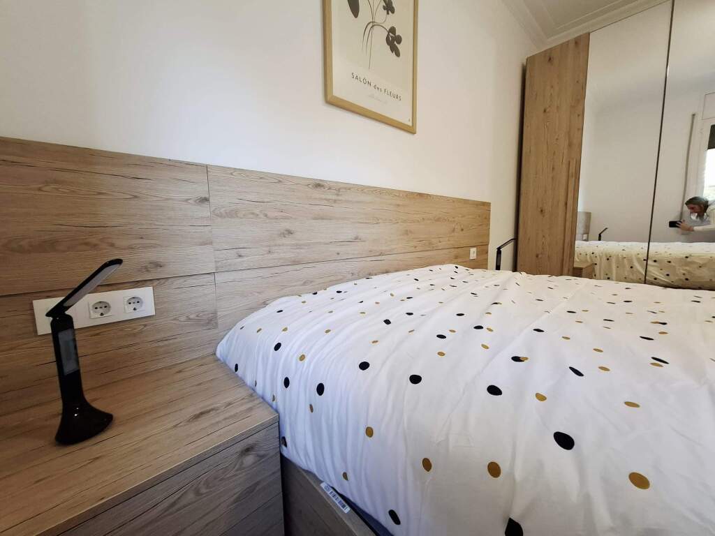 Imagen 3 de Amplio piso reformado de 4 habitaciones en el barrio de Sagrada Família. ¡ A estrenar! Imagen 3 de Amplio piso reformado de 4 habitaciones en el barrio de Sagrada Família. ¡ A estrenar!