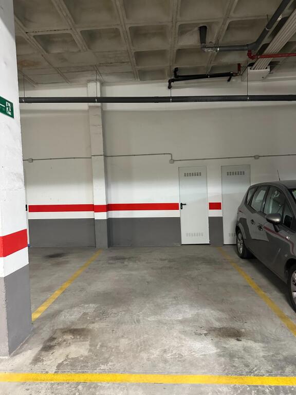Imagen 3 de ALQUILER DE GARAJE EN ZONA RIOS