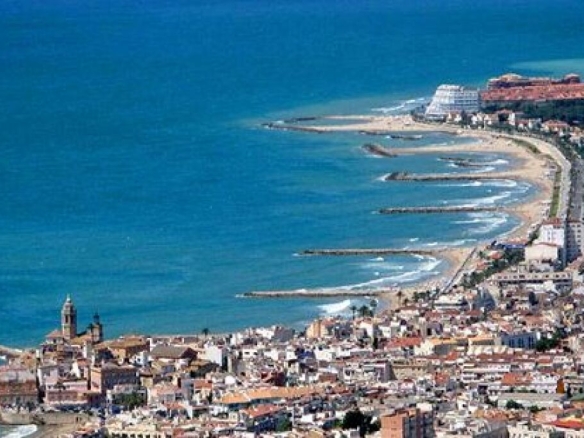 Imagen 2 de CASTELLDEFELS (BARCELONA) EDIFICIO APARTAMENTOS TURÍSTICOS EN VENTA.