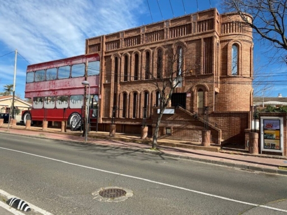 Imagen 2 de Emblemático local en la zona Alta