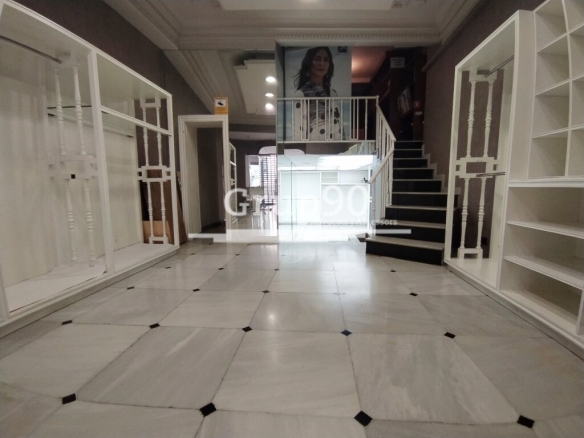 Imagen 3 de OPORTUNIDAD PARA TU NEGOCIO !! LOCAL EN EL EIX COMERCIAL