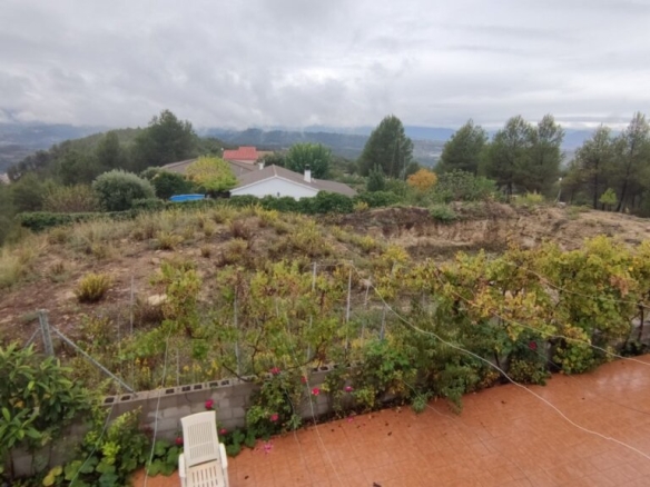 Imagen 2 de TERRENO SEMIPLANO EN VENTA EN LA URBANIZACIÓN DE RIVER PARK DEL PONT DE VILOMARA.