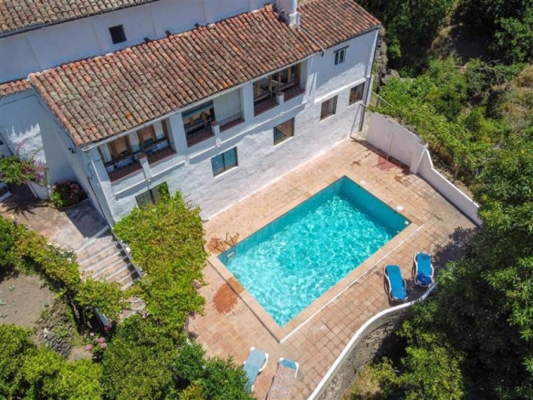 Imagen 2 de Casa de campo-Masía en Venta en Jubrique Málaga