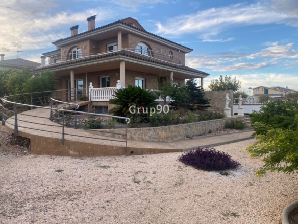 Imagen 3 de Espectacular chalet en la mejor zona del municipio