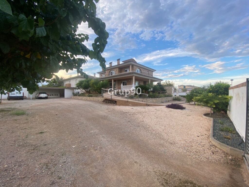 Imagen 1 de Espectacular chalet en la mejor zona del municipio