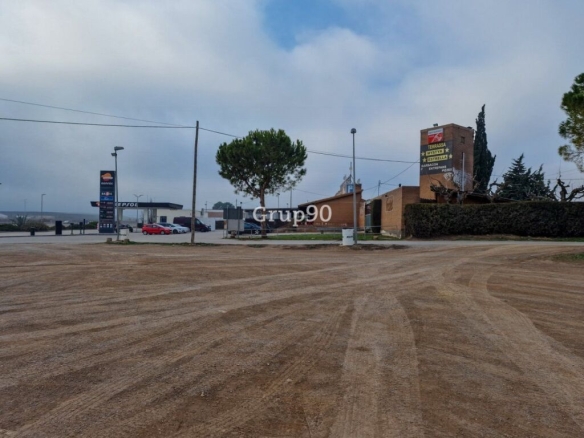 Imagen 2 de Dos parcelas más negocio en el Pla de Monsó