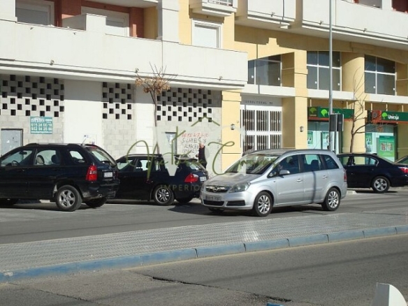 Imagen 2 de Local comercial en Alquiler en Torre Del Mar Málaga