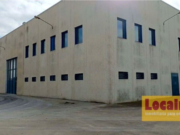 Imagen 3 de Gran nave ideal para su negocio en Sevilla