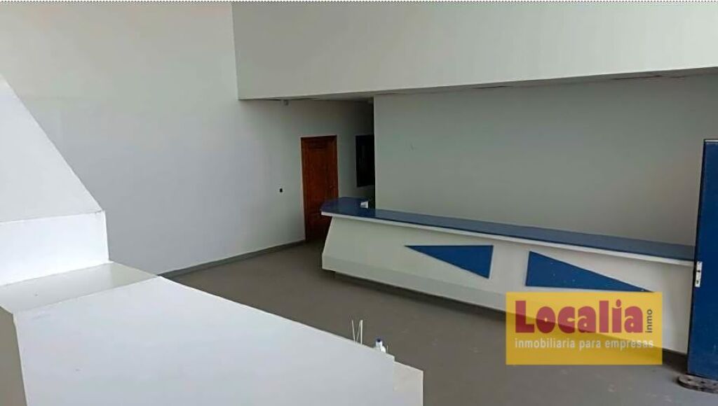 Imagen 4 de Gran nave ideal para su negocio en Sevilla