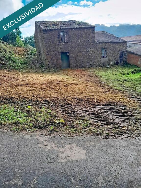 Imagen 1 de Casa Tradicional de Piedra para Reformar Ortigueira (Galicia) con Amplia Finca
