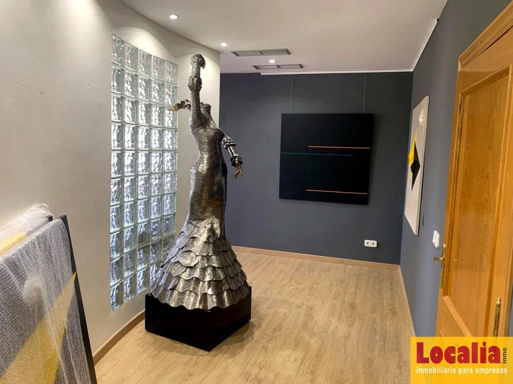 Imagen 4 de Atractivo y amplio local en centro de Valladolid.