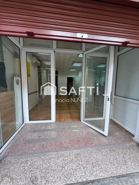 Imagen 1 de Local con opción a vivienda junto al mar.