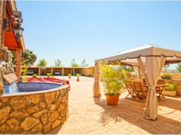 Imagen 2 de Casa de campo-Masía en Venta en Villaviciosa De Odon Madrid